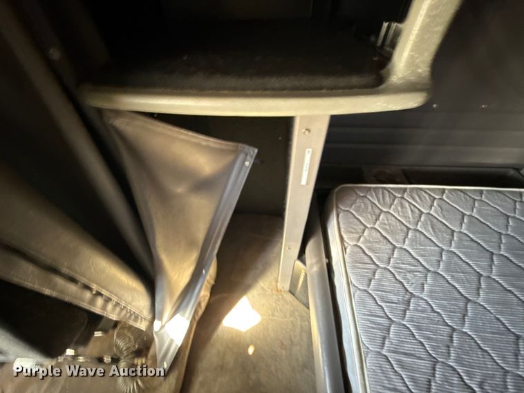 image for item EN0304 2013 Peterbilt 386 