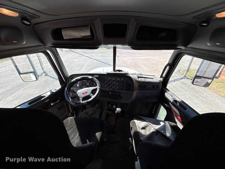 image for item EN0304 2013 Peterbilt 386 