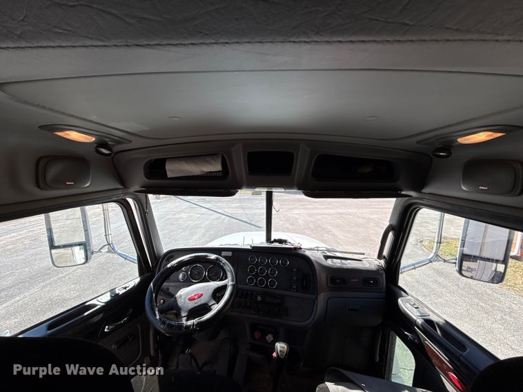 image for item EN0304 2013 Peterbilt 386 