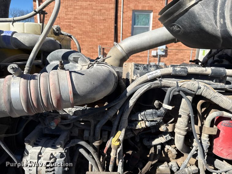 image for item EN0304 2013 Peterbilt 386 