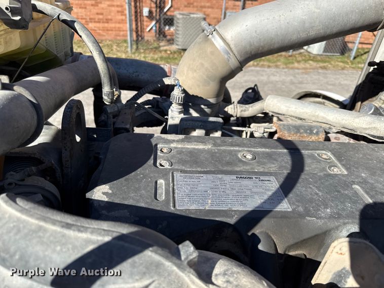 image for item EN0304 2013 Peterbilt 386 