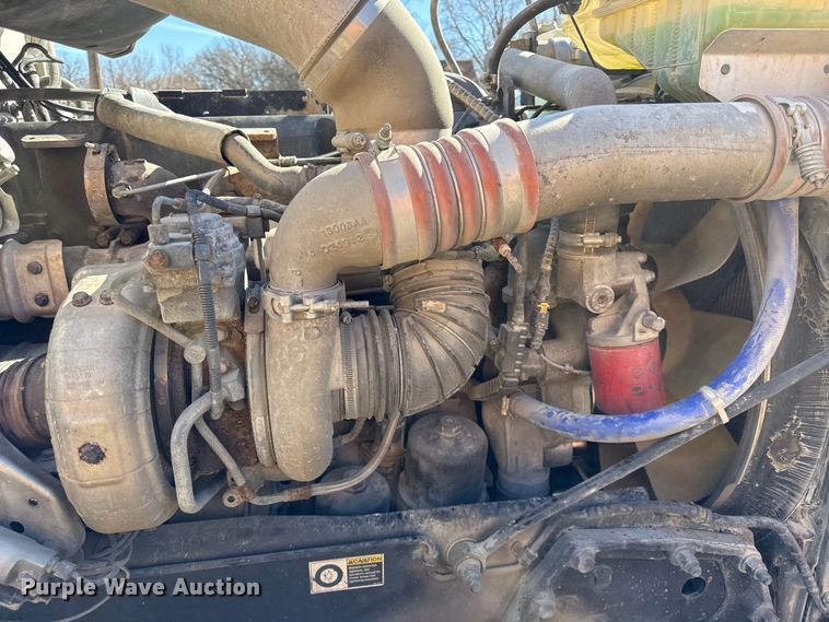 image for item EN0304 2013 Peterbilt 386 