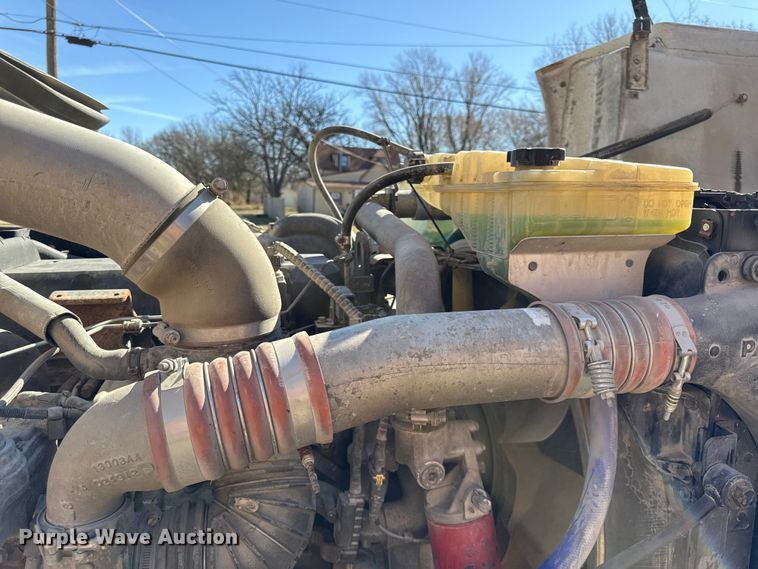 image for item EN0304 2013 Peterbilt 386 