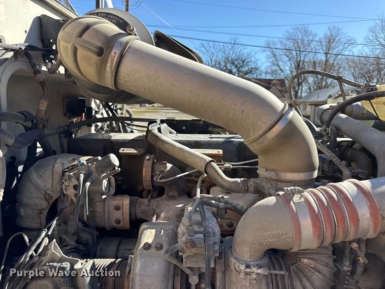 image for item EN0304 2013 Peterbilt 386 