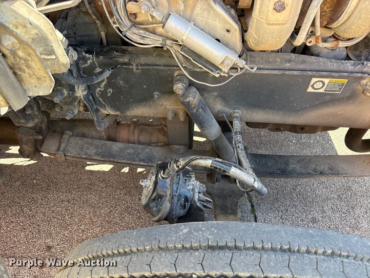 image for item EN0304 2013 Peterbilt 386 