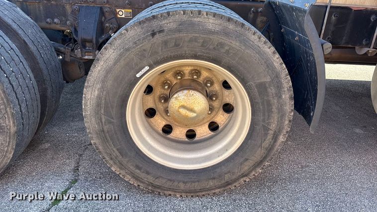 image for item EN0304 2013 Peterbilt 386 