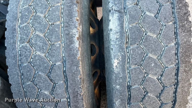 image for item EN0304 2013 Peterbilt 386 