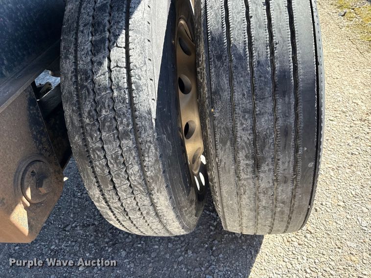 image for item EN0305 1999 Fontaine IPTW-6-8048WSAK flatbed trailer