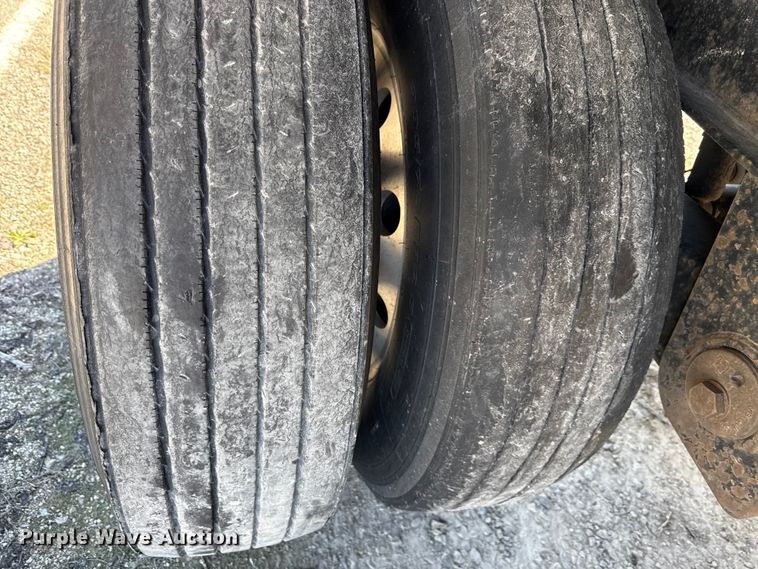 image for item EN0305 1999 Fontaine IPTW-6-8048WSAK flatbed trailer