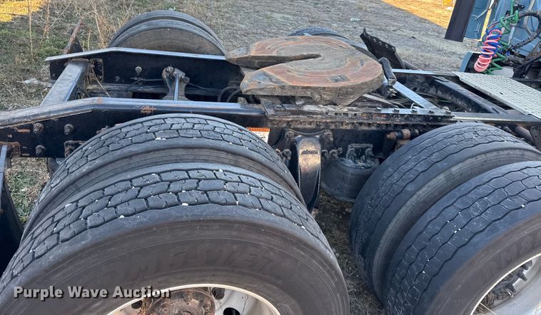 image for item EN0479 2012 Freightliner Cascadia 125 semi truck