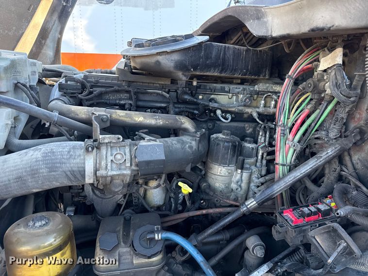 image for item EN0479 2012 Freightliner Cascadia 125 semi truck