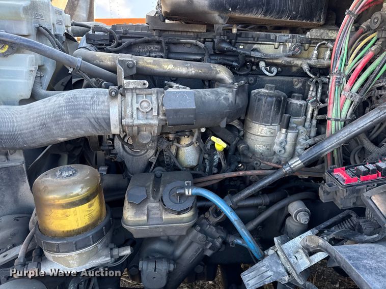 image for item EN0479 2012 Freightliner Cascadia 125 semi truck