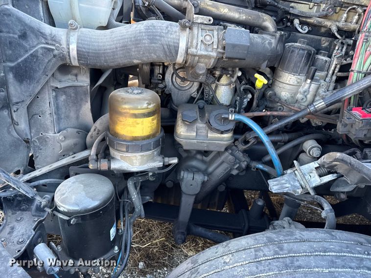 image for item EN0479 2012 Freightliner Cascadia 125 semi truck