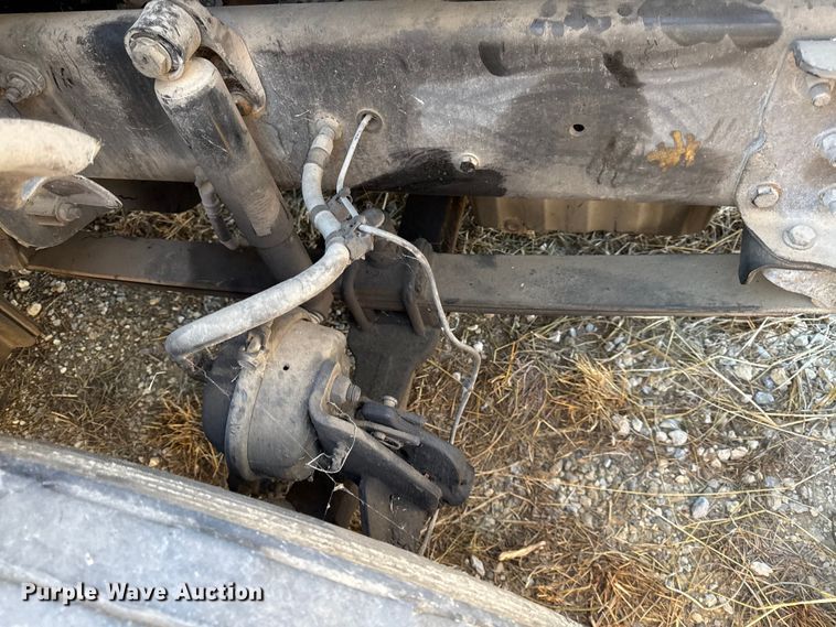 image for item EN0479 2012 Freightliner Cascadia 125 semi truck