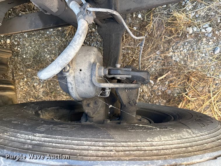 image for item EN0479 2012 Freightliner Cascadia 125 semi truck