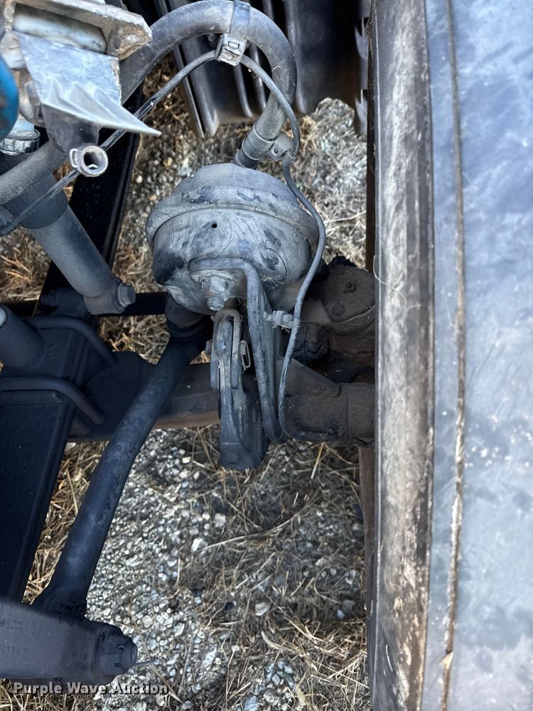 image for item EN0479 2012 Freightliner Cascadia 125 semi truck