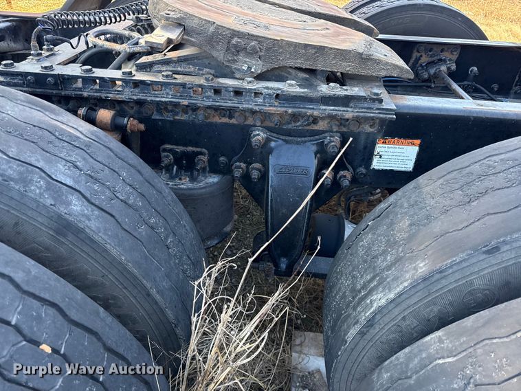 image for item EN0479 2012 Freightliner Cascadia 125 semi truck