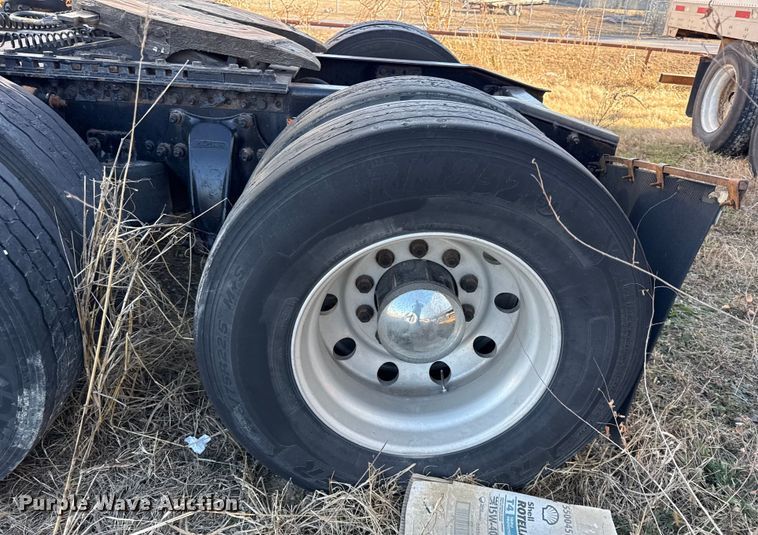 image for item EN0479 2012 Freightliner Cascadia 125 semi truck