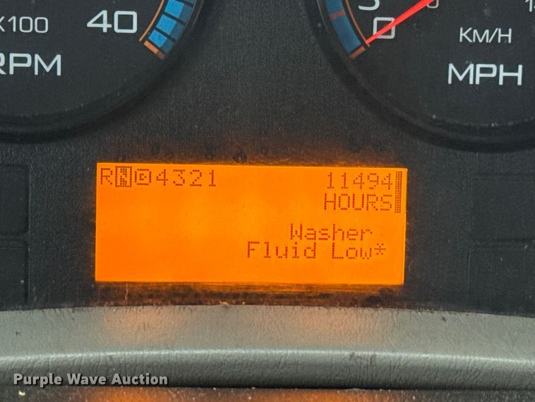 image for item EN0819 2010 International 4400 truck cab and chassis