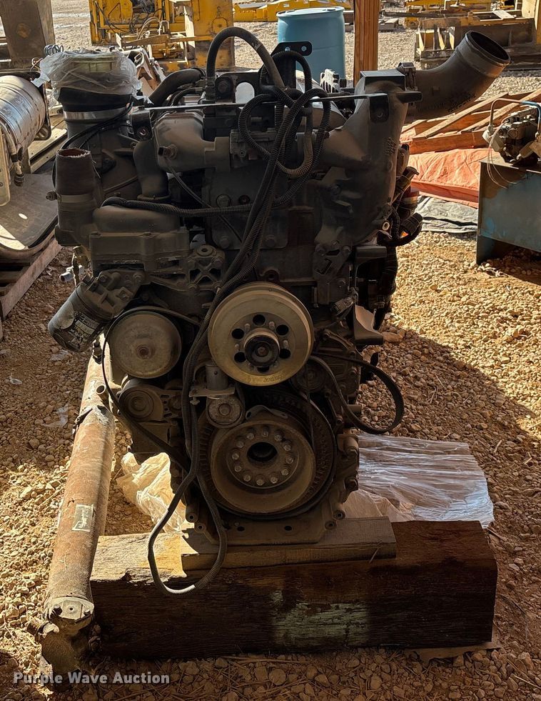 image for item EN5965 Paccar PX-13 engine and transmission