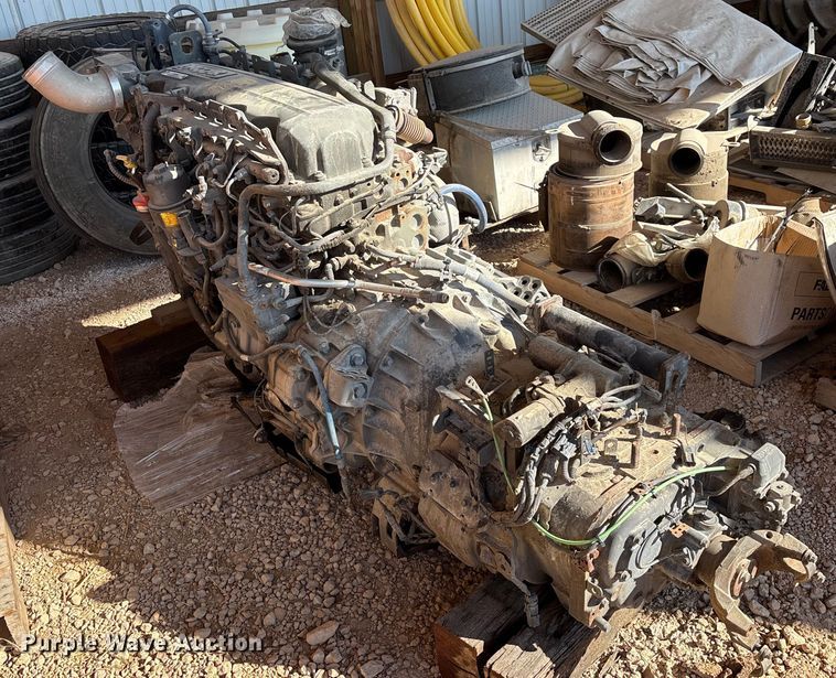 image for item EN5965 Paccar PX-13 engine and transmission