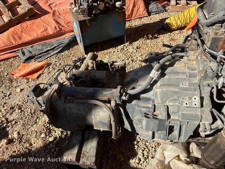 image for item EN5965 Paccar PX-13 engine and transmission