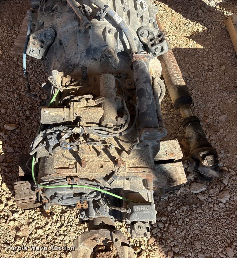 image for item EN5965 Paccar PX-13 engine and transmission