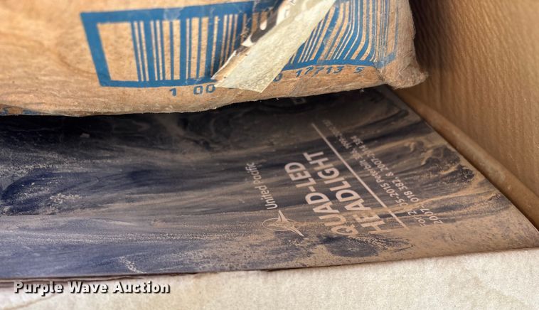 image for item EN5965 Paccar PX-13 engine and transmission