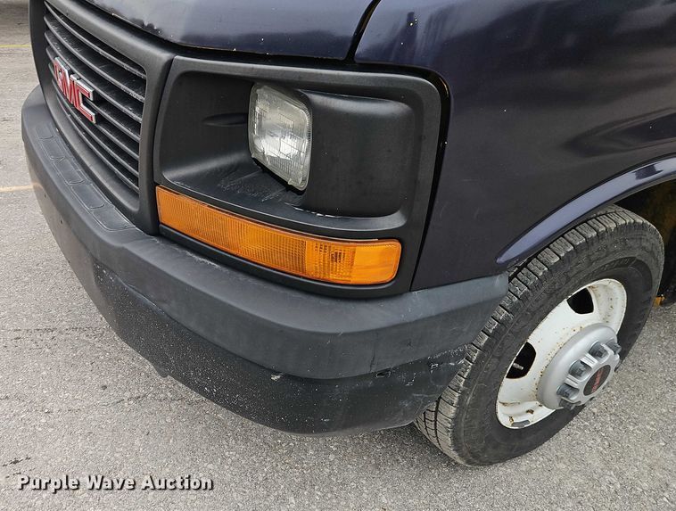 image for item EO7007 2014 GMC Savana 3500 box truck