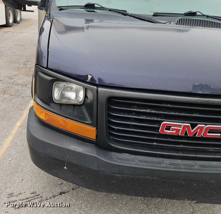 image for item EO7007 2014 GMC Savana 3500 box truck
