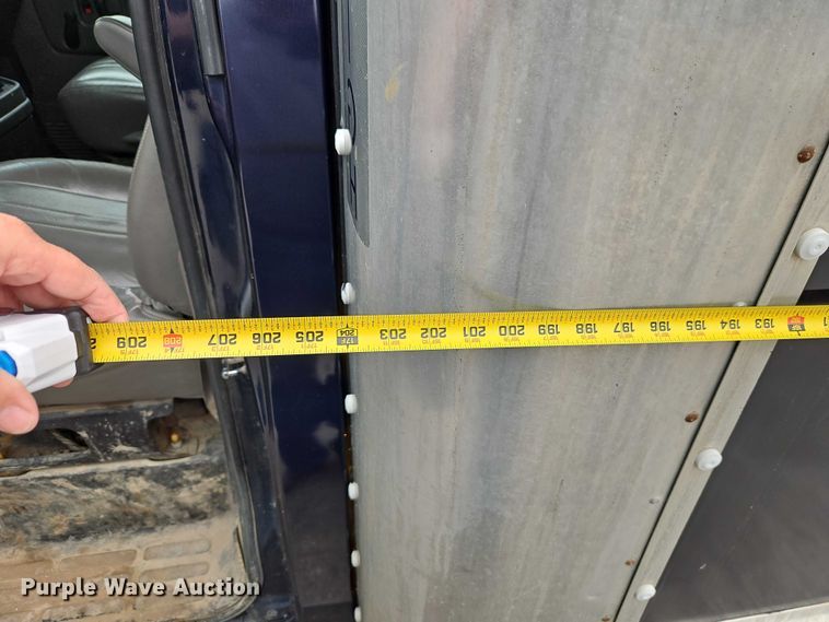 image for item EO7007 2014 GMC Savana 3500 box truck