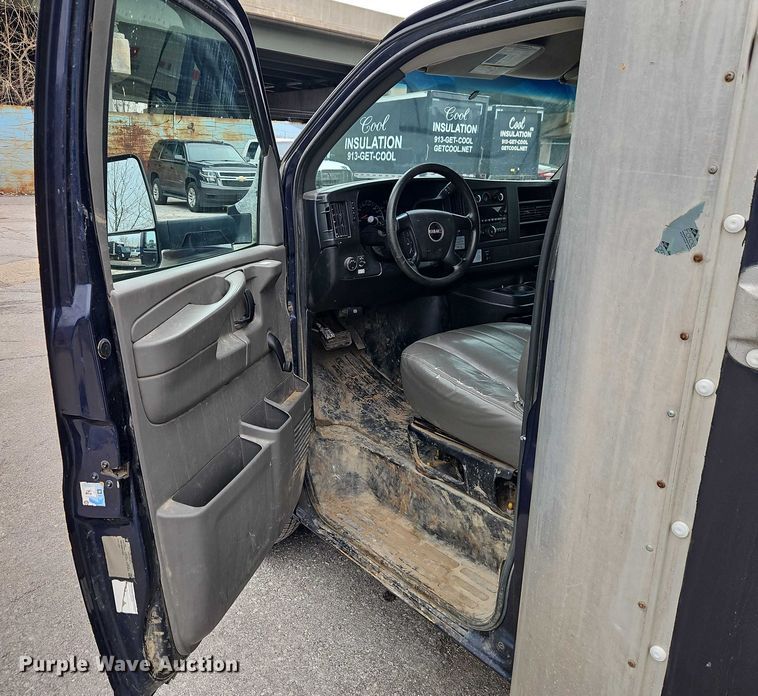 image for item EO7007 2014 GMC Savana 3500 box truck