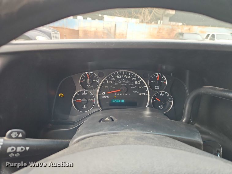 image for item EO7007 2014 GMC Savana 3500 box truck