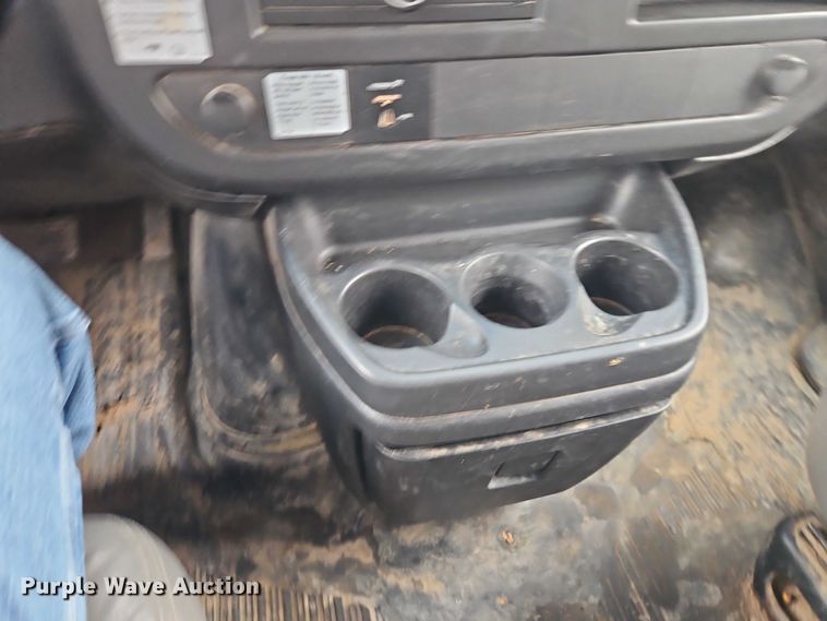 image for item EO7007 2014 GMC Savana 3500 box truck