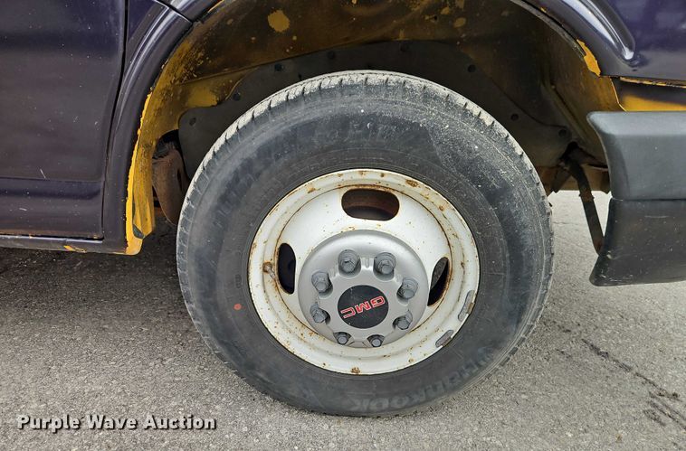 image for item EO7007 2014 GMC Savana 3500 box truck