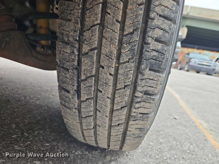 image for item EO7007 2014 GMC Savana 3500 box truck