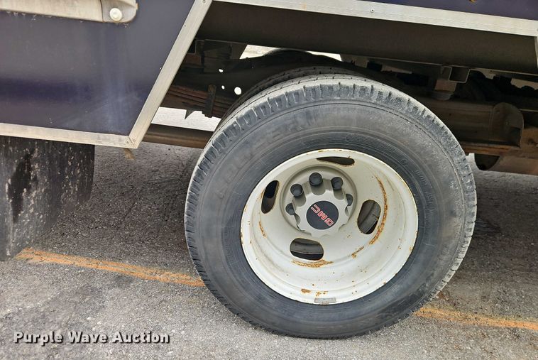 image for item EO7007 2014 GMC Savana 3500 box truck