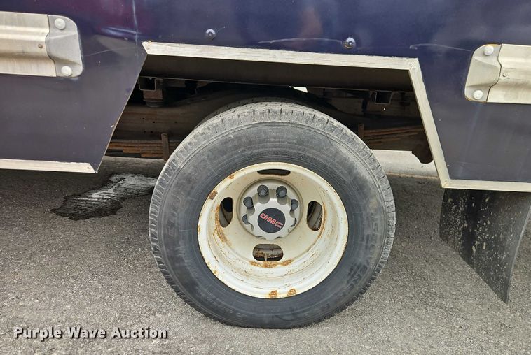 image for item EO7007 2014 GMC Savana 3500 box truck