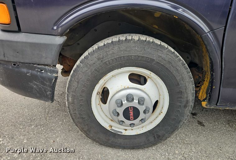 image for item EO7007 2014 GMC Savana 3500 box truck