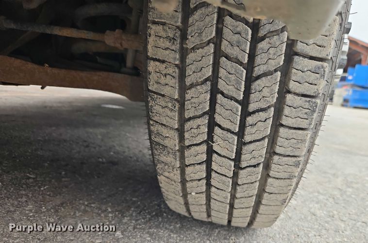 image for item EO7007 2014 GMC Savana 3500 box truck