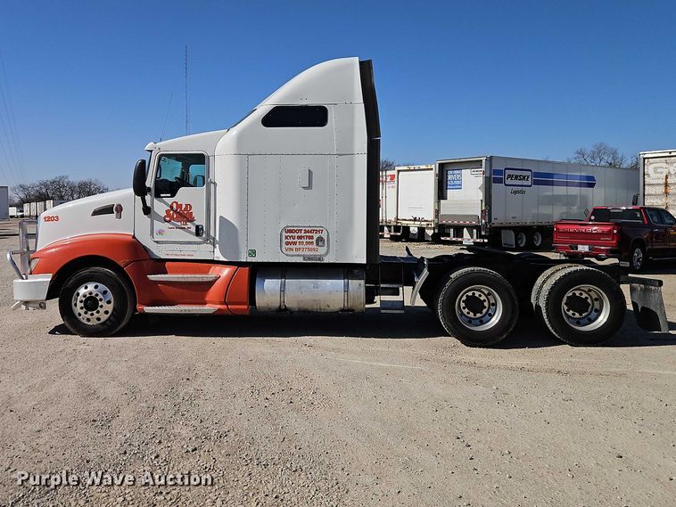 image for item EO7020 2011 Kenworth T660 semi truck