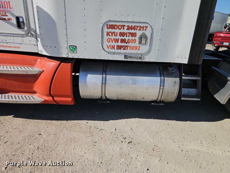 image for item EO7020 2011 Kenworth T660 semi truck