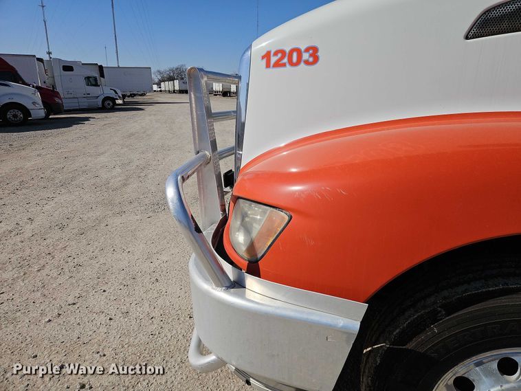 image for item EO7020 2011 Kenworth T660 semi truck