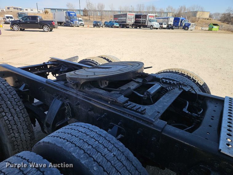 image for item EO7020 2011 Kenworth T660 semi truck