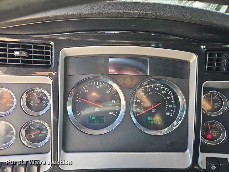 image for item EO7020 2011 Kenworth T660 semi truck