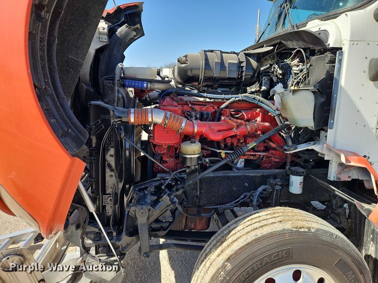 image for item EO7020 2011 Kenworth T660 semi truck