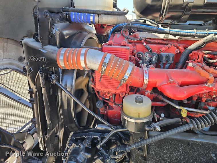 image for item EO7020 2011 Kenworth T660 semi truck