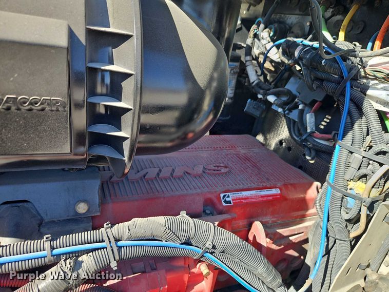 image for item EO7020 2011 Kenworth T660 semi truck