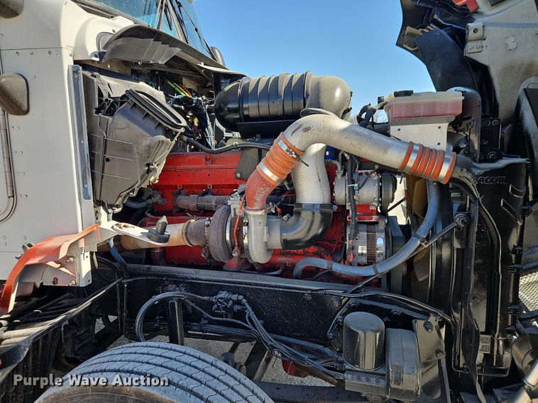 image for item EO7020 2011 Kenworth T660 semi truck