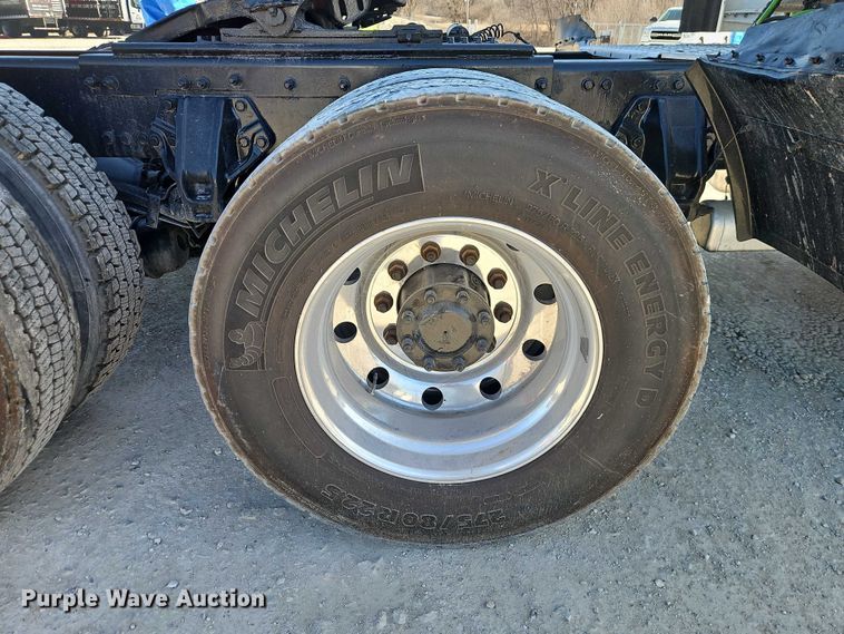 image for item EO7020 2011 Kenworth T660 semi truck